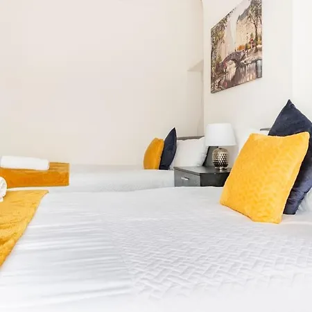 Home Near Anfield And Everton Fc With Free Parking Liverpool Exterior photo