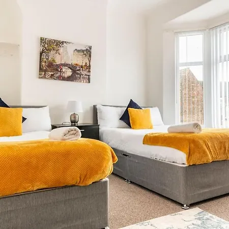 Home Near Anfield And Everton Fc With Free Parking Liverpool Exterior photo