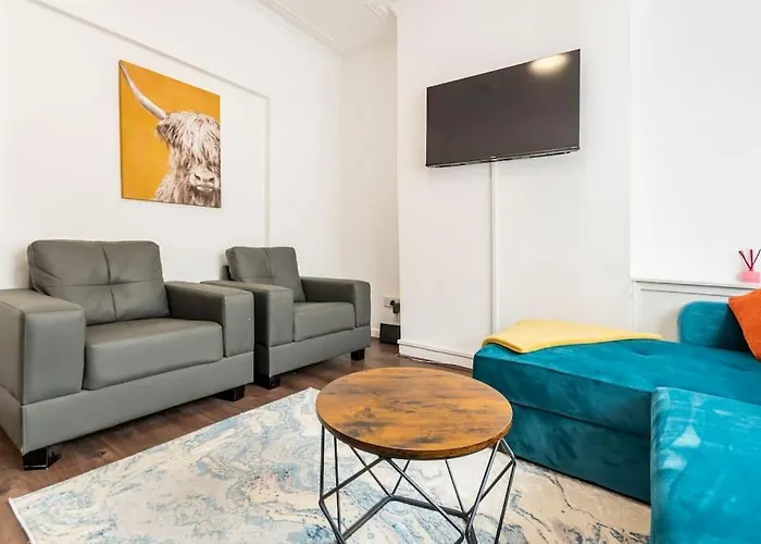 Home Near Anfield And Everton Fc With Free Parking