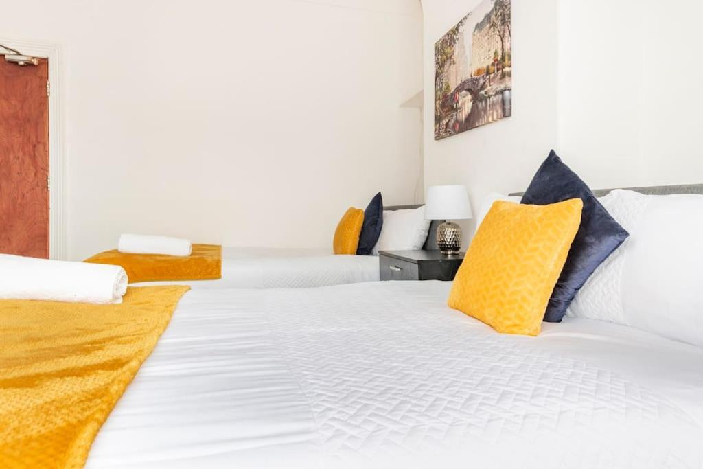 Near Anfield And Everton Fc With Free Parking Apartment *