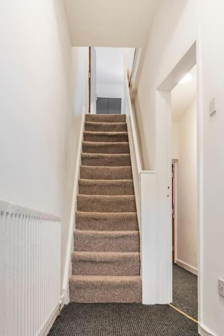 Near Anfield And Everton Fc With Free Parking