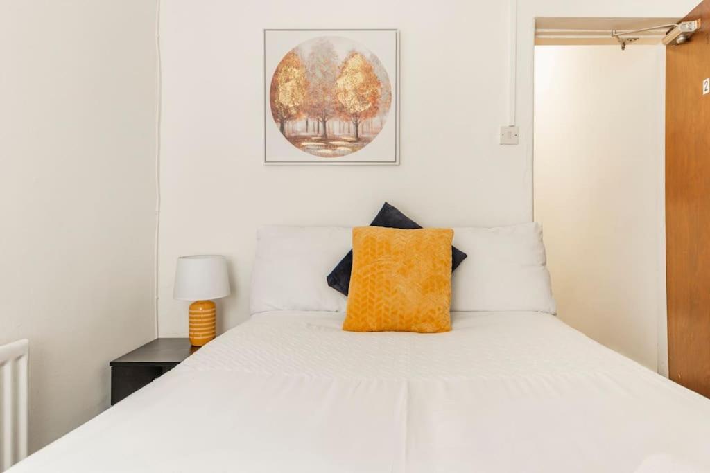 Near Anfield And Everton Fc With Free Parking